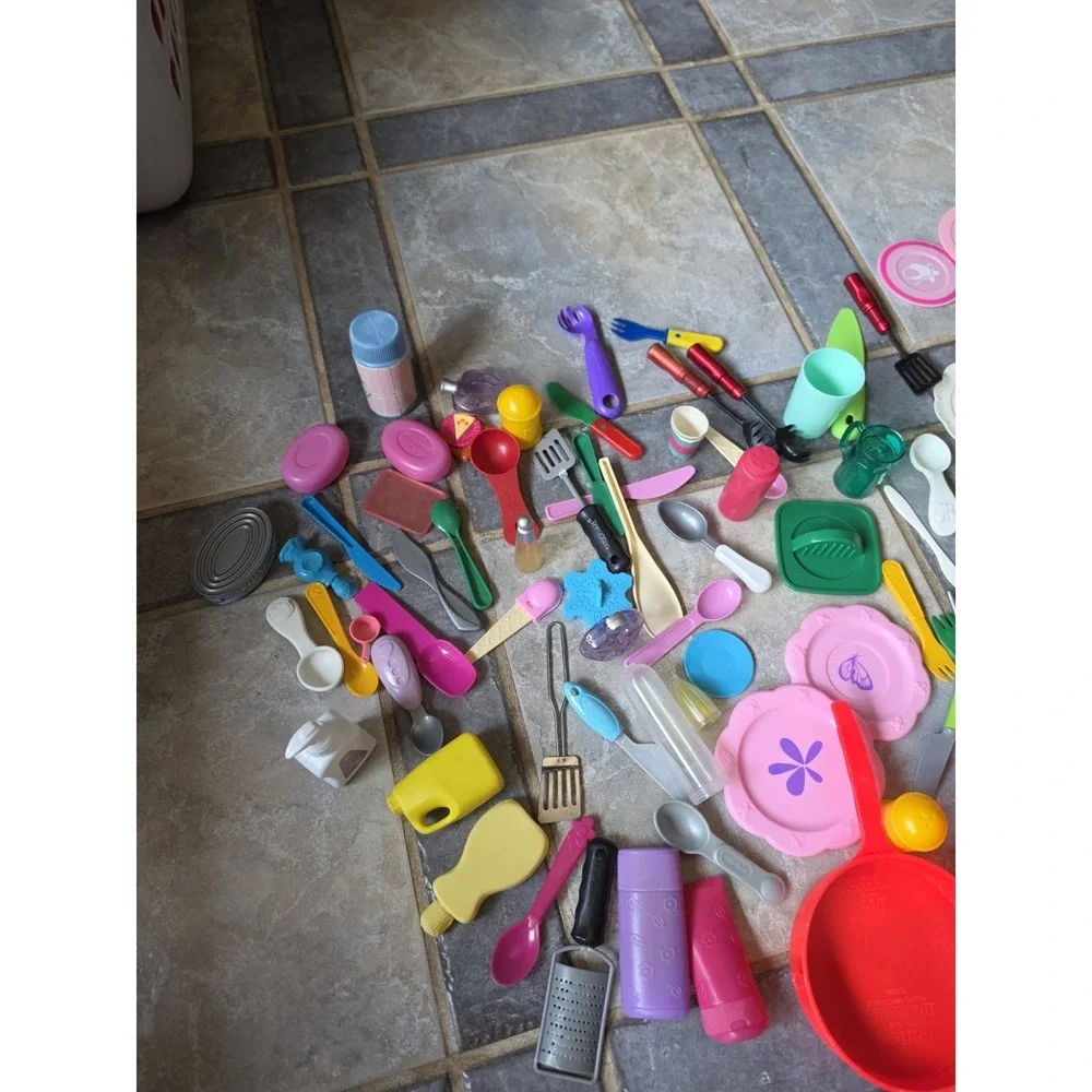 Lot of 130+  Vtg & Now Kitchenware Toys Childrens Play Dishes Pitchers Plates